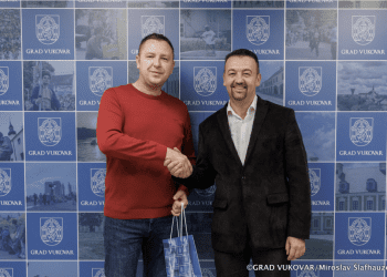 Gradonačelnik Pavliček primio dobitnika nagrade National Geographic Hrvatska 2025. Darka Kešnjera