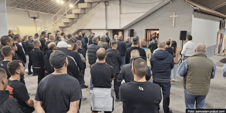 Na Poljudu blagoslovljena kapela svetog Šarbela: Misa za sve preminule navijače Hajduka