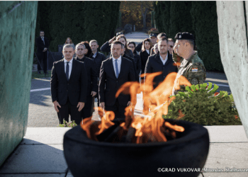 Vukovar obilježio blagdan Svih svetih: Pavliček uputio emotivnu poruku – “Pomozite na da pronađemo naše najdraže”