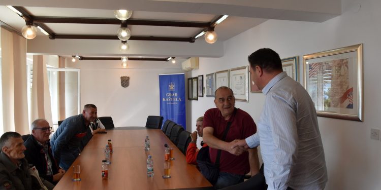 Toplina i poštovanje umjesto predrasuda: Kaštela obilježila Svjetski dan beskućnika uz korisnike sv. Jeronima