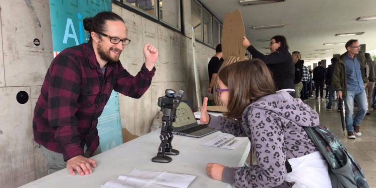 AI STEM EDUKATORI i ovog mjeseca nastavljaju širiti znanje kroz zabavu!