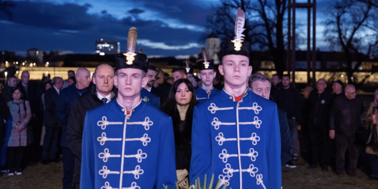 Županica Tramišak u Koloni sjećanja: Osijek svjetlom i pijetetom čuva žrtvu Vukovara i Škabrnje