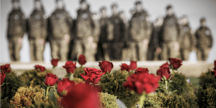 (FOTO) Mimohod ponosa i pijeteta: “Vi ste naš ponos – mi smo vaša snaga” u čast žrtvama Ovčare – 34 godine živog sjećanja na najveću ranu Domovinskog rata