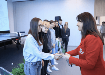 Županica Tramišak školama i klubovima uručila sportsku opremu vrijednu više od 80 tisuća eura: Sport u Osječko-baranjskoj županiji ima svijetlu budućnost