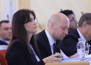 Drugi rebalans proračuna Osječko-baranjske županije: rast ulaganja u obrazovanje i zdravstvo, dodatna potpora Zračnoj luci