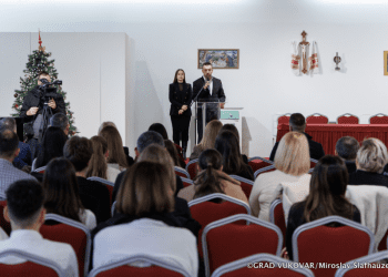 Vukovar se ponosi svojim mladim: Dodijeljene nagrade za vrhunske uspjehe u školi i znanosti