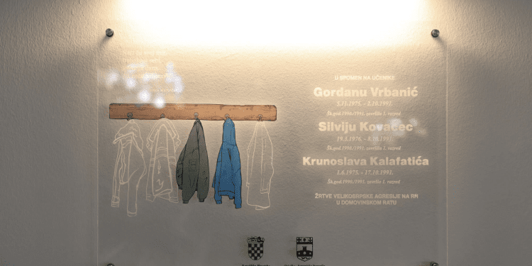 Djeca čija su imena ostala u školskim hodnicima – spomen-ploče u školama podsjećaju na neugasle živote