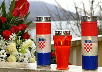 (FOTO) Herojska Peruća – 33 godine od dana kada je Cetinska krajina preživjela zahvaljujući hrabrosti s Peruće
