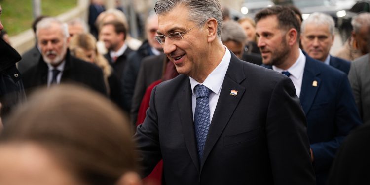 (FOTO) Andrej Plenković u Splitsko-dalmatinskoj županiji: radni posjet, projekti i „rođendan“ HDZ-a u Splitu