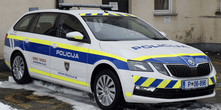 Učenik nožem napao učenicu u srednjoj školi u Murskoj Soboti, policija ga brzo privela