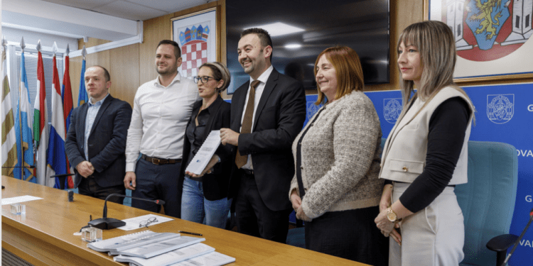 Nova faza razvoja obrazovanja u Vukovaru: potpisan ugovor o rekonstrukciji škole Dragutina Tadijanovića