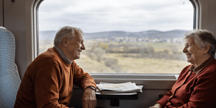 Besplatni vlak za umirovljenike i starije od 65 godina: Evo do kada vrijedi rok za godišnju kartu