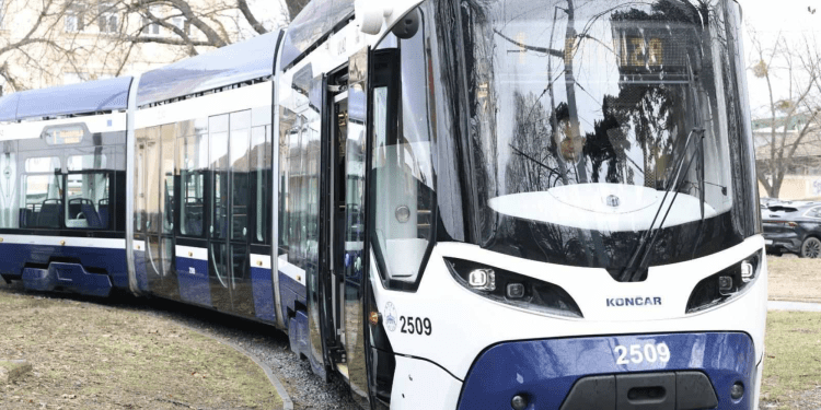 Osijek dobio 10 novih tramvaja: Povijesno ulaganje od 25 milijuna eura podiglo kvalitetu gradskog prijevoza