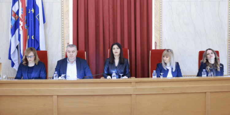 Osječko-baranjska županija pokreće novu demografsku i socijalnu ofenzivu: Kuće za mlade, škole za jednosmjensku nastavu i Centar za autizam u proširenju