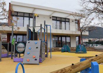 Novo igralište u Kaštel Starom: Mališani iz vrtića Višnjica dobili siguran i uređen prostor za igru