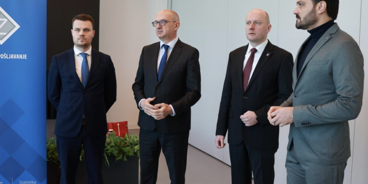 Tisuće posjetitelja na Danima poslova u Osijeku: Županija i Grad ističu rekordno nisku nezaposlenost