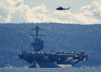 Najveći nosač zrakoplova na svijetu u velikim problemima: U splitskoj luci traži spas