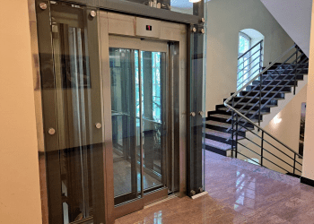 Javni poziv 2026: Ministarstvo i Grad Kaštela zajedno sufinanciraju ugradnju dizala u stambenim zgradam