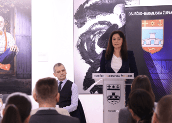 U Osijeku predstavljena medalja povodom 1100 godina Hrvatskog Kraljevstva: Simbol povijesti koji putuje i izvan granica Hrvatske