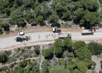 Zatvorena cesta na Hvaru: Od 30. travnja nema prolaza na relaciji Dubovica – Sveta Nedjelja, obilazak kroz Pitve