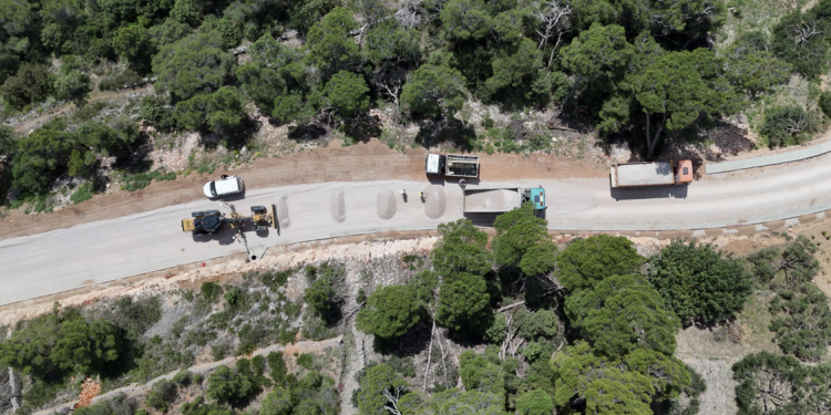 Zatvorena cesta na Hvaru: Od 30. travnja nema prolaza na relaciji Dubovica – Sveta Nedjelja, obilazak kroz Pitve