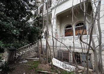 Kulturno dobro pretvoreno u ruševinu: Hotel Palace od turističkog ponosa do kampa i turističkih apartmana