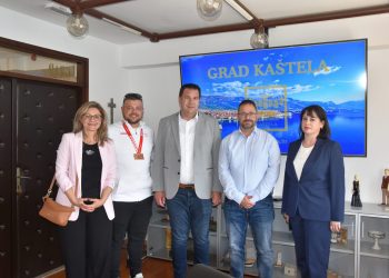 Brončani europski prvak iz Kaštela: Grad priredio svečani prijem za futsal reprezentativca Iliju Peraka