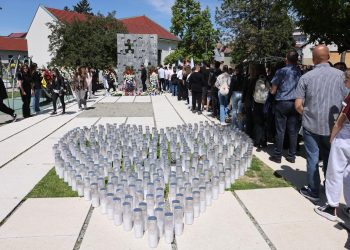 Dan sjećanja na 402 djeteta ubijena u Domovinskom ratu: Samo u Slavonskom Brodu stradao cijeli jedan razred – ‘To nije bilo slučajno nego planski’