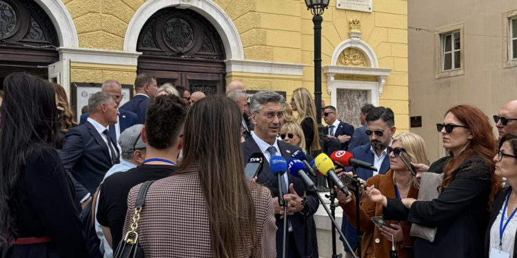 Plenković obećao Splitu novi KBC i rješenje za Poljud: “Postoji jasna politička volja” – a Bačić otkrio posljedice skandala s ilegalnim grobljem