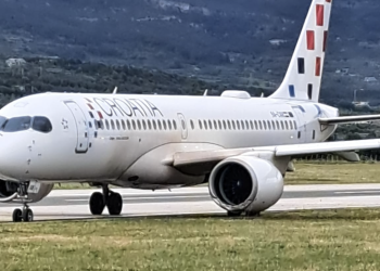 Incident u Zrakoplovnoj luci u Kaštel Štafiliću: Zrakoplov Croatia Airlinesa pri polijetanju s piste završio na travnjaku