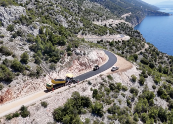 Hvar dobiva novu prometnu žilu kucavicu: Završeno asfaltiranje ceste Dubovica – Sveta Nedjelja, otvara se već ove sezone