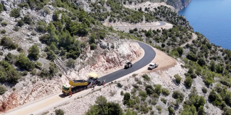 Hvar dobiva novu prometnu žilu kucavicu: Završeno asfaltiranje ceste Dubovica – Sveta Nedjelja, otvara se već ove sezone