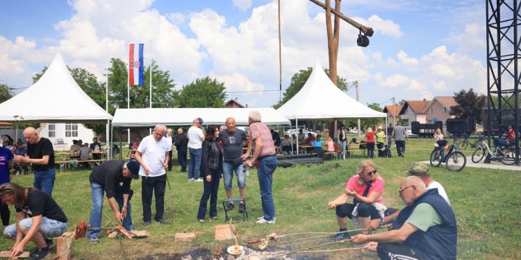 Biciklijada “Tragom pustara” okupila više od 60 sudionika: Oživljena bogata baština Osječko-baranjske županije