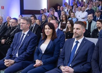 Ekonomski fakultet Osijek proslavio 65. obljetnicu: Novi Bloomberg financijski laboratorij i 13 500 diplomiranih studenata kao dokaz izvrsnosti