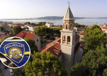 U Kaštel Gomilici vjernike gađao kamenjem i teglama za cvijeće