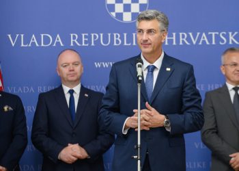 Plenković dijaspori: “Sve nas je manje, vratite se!”