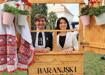 FOTO 31. Baranjski bećarac i ove je godine privukao brojne posjetitelje
