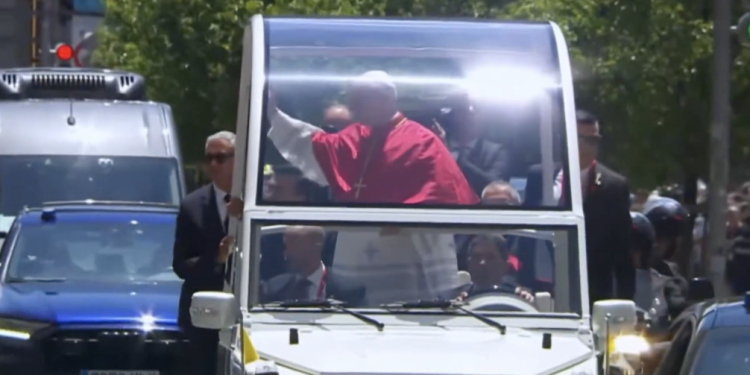 (VIDEO) Papa u Španjolskoj: Tisuće vjernika na ulicama Madrida, a Leo XIV šalje snažnu poruku Europi