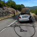 (FOTO) Automobil izgorio na cesti prema Radošiću: Vatrogasci spriječili širenje požara, promet i dalje u prekidu