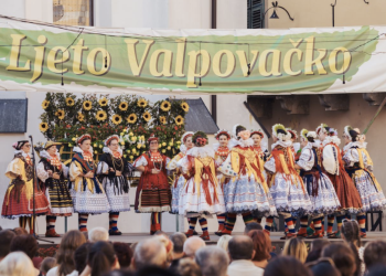 Ljeto valpovačko: Folklor, šokačke zaprege i bogata tradicija oduševili posjetitelje