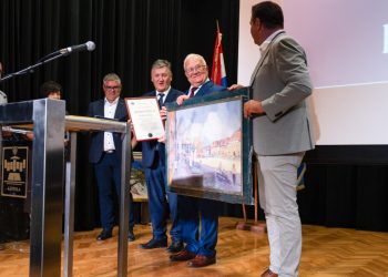 FOTO Kaštela i Bardejov obilježili 30 godina prijateljstva