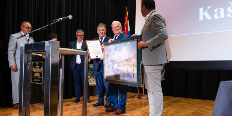 FOTO Kaštela i Bardejov obilježili 30 godina prijateljstva
