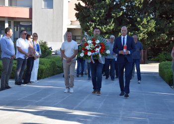 Dan državnosti u Kaštelima obilježen uz počast braniteljima, zajedništvo i koncert grupe Svetinja