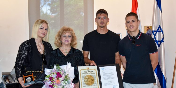 FOTO U Kaštel Lukšiću dodijeljeno priznanje “Pravednik među narodima” Nikoli – Niki Cicilianiju