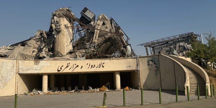 VIDEO Iran i SAD razmijenili žestoke napade, ponovno zatvoren Hormuški tjesnac