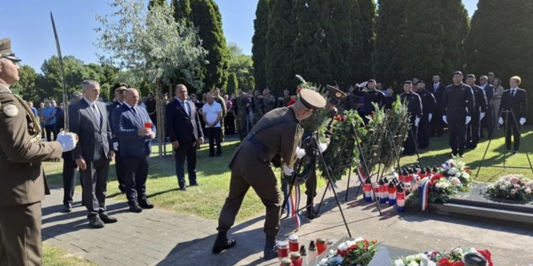 Vukovar se poklonio brigadnom generalu Babiću: 19 godina od smrti legendarnog branitelja koji nikada neće biti zaboravljen