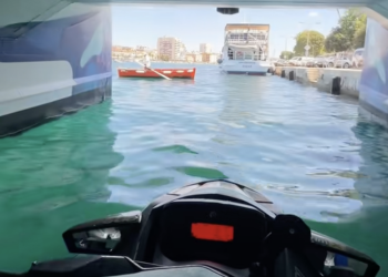 Njemački influencer jurio jet-skijem kroz zadarsku luku Jazine, provukao se između dva Jadrolinijina katamarana
