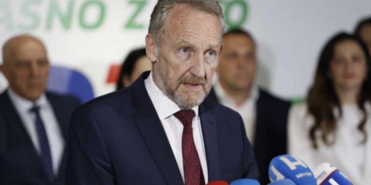 Skandalozne poruke: Izetbegovićev poziv da Hrvati i Srbi idu iz BiH zaslužuje novo slanje u oporbu