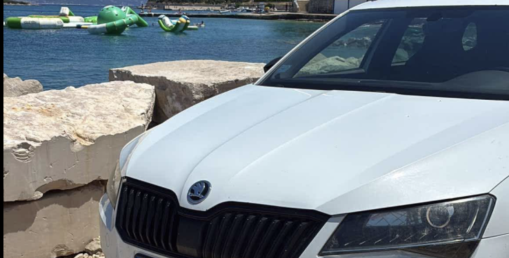 Odvratna provokacija na Korčuli: BG tablice s datumom pokolja u Borovu Selu razbjesnile otok