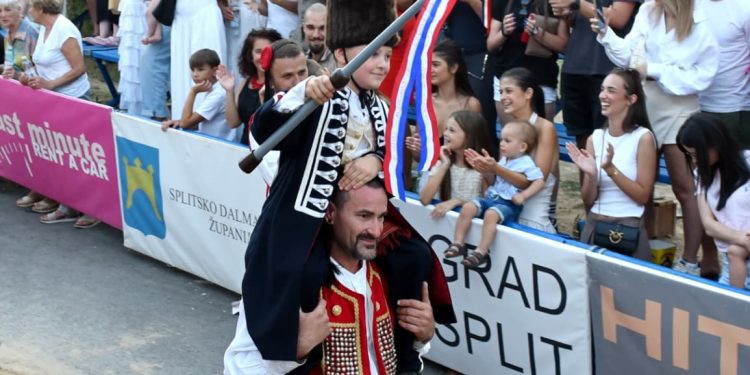 Fotogalerija koja se pamti: Ovako je objektiv Petra Malbaše uhvatio slavlje malog Malte na 71. Vučkovića dječjoj alci